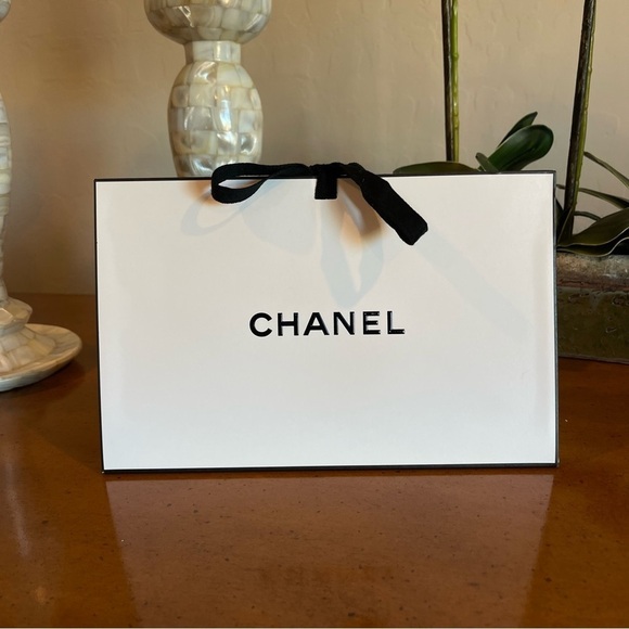 Chanel Gift Bag - Picture 3 of 3